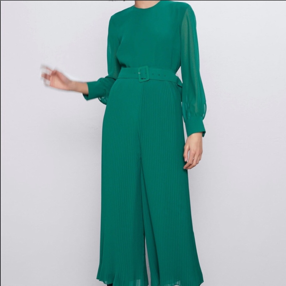 NWT Zara Green Pleated Jumpsuit with Belt Size S